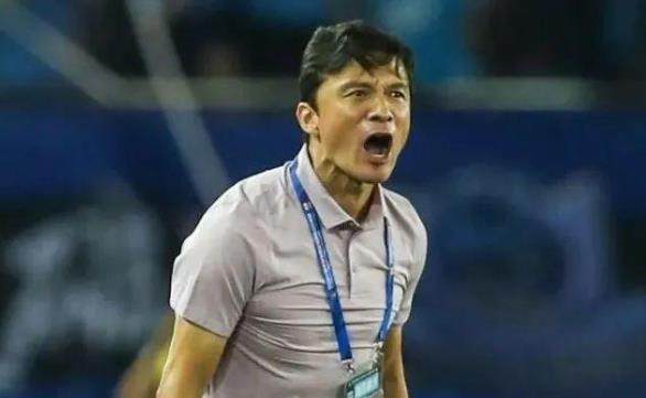 谢晖:越位球可能就差半个身位 希望可以带队保级